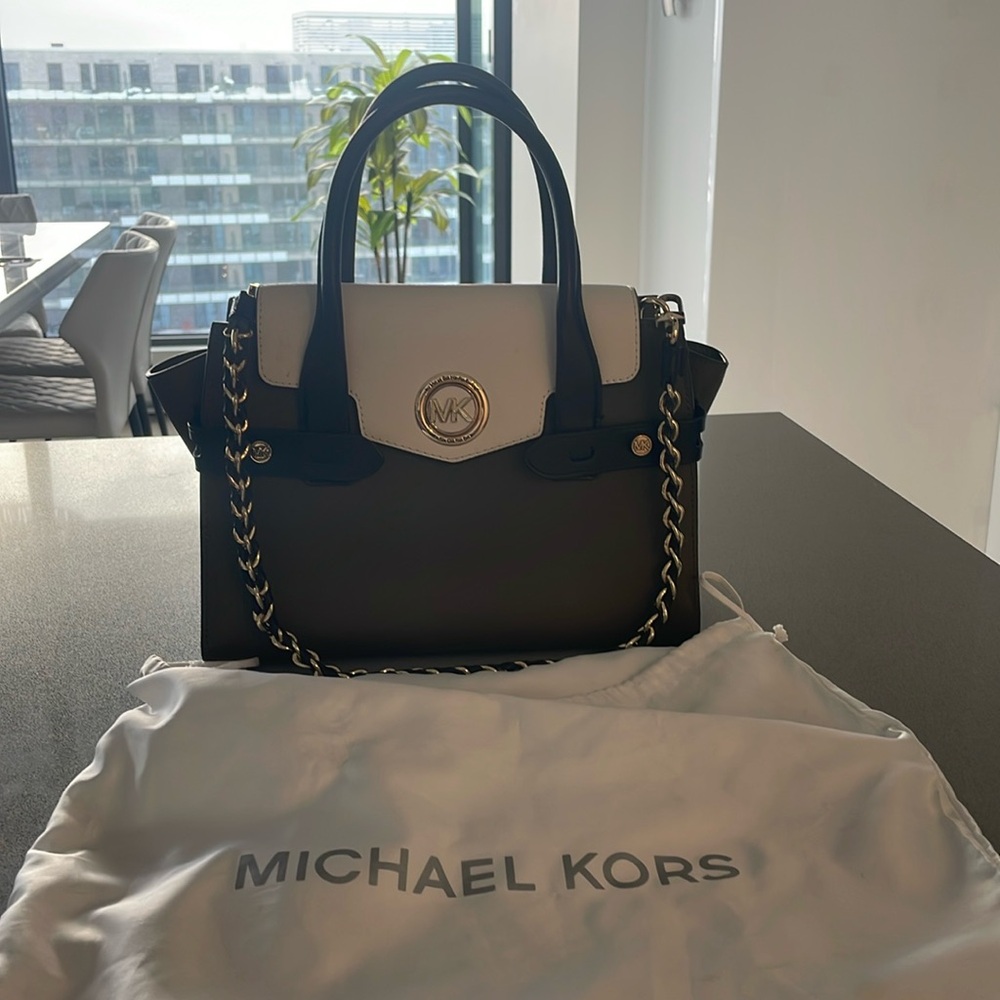 Authentic Saffiano Leather Michael Kors handbag kaki, cream, black